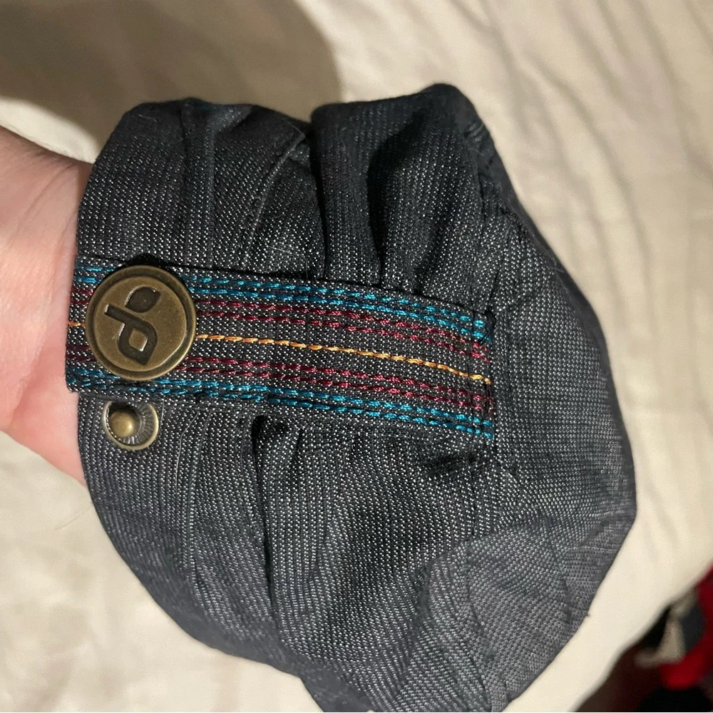Grey 90s hat - Picture 3 of 6
